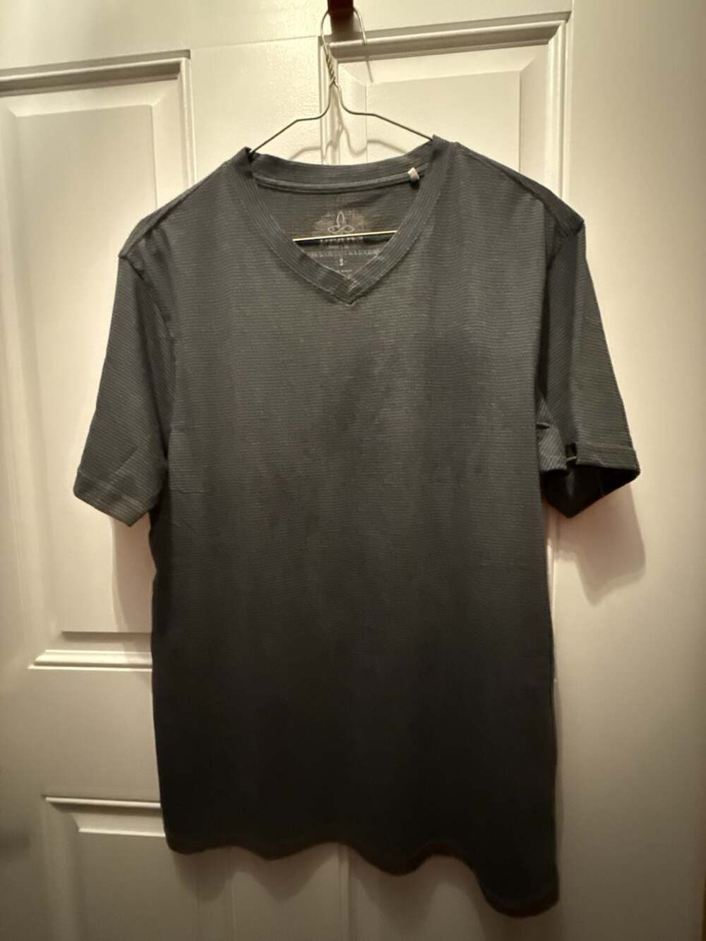 prAna Men's Short Sleeve V-Neck Performance T-Shirt Charcoal Stripe